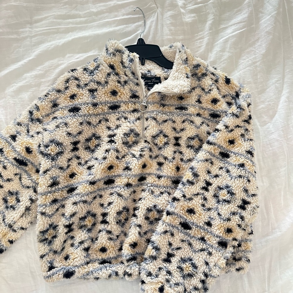 Women’s Boutique Brand Fuzzy 1/4 sweater!
